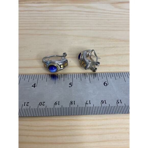 Vintage Silver Tone Earrings Blue Cats Eye Stone Accents Timeless Retro - Picture 2 of 4